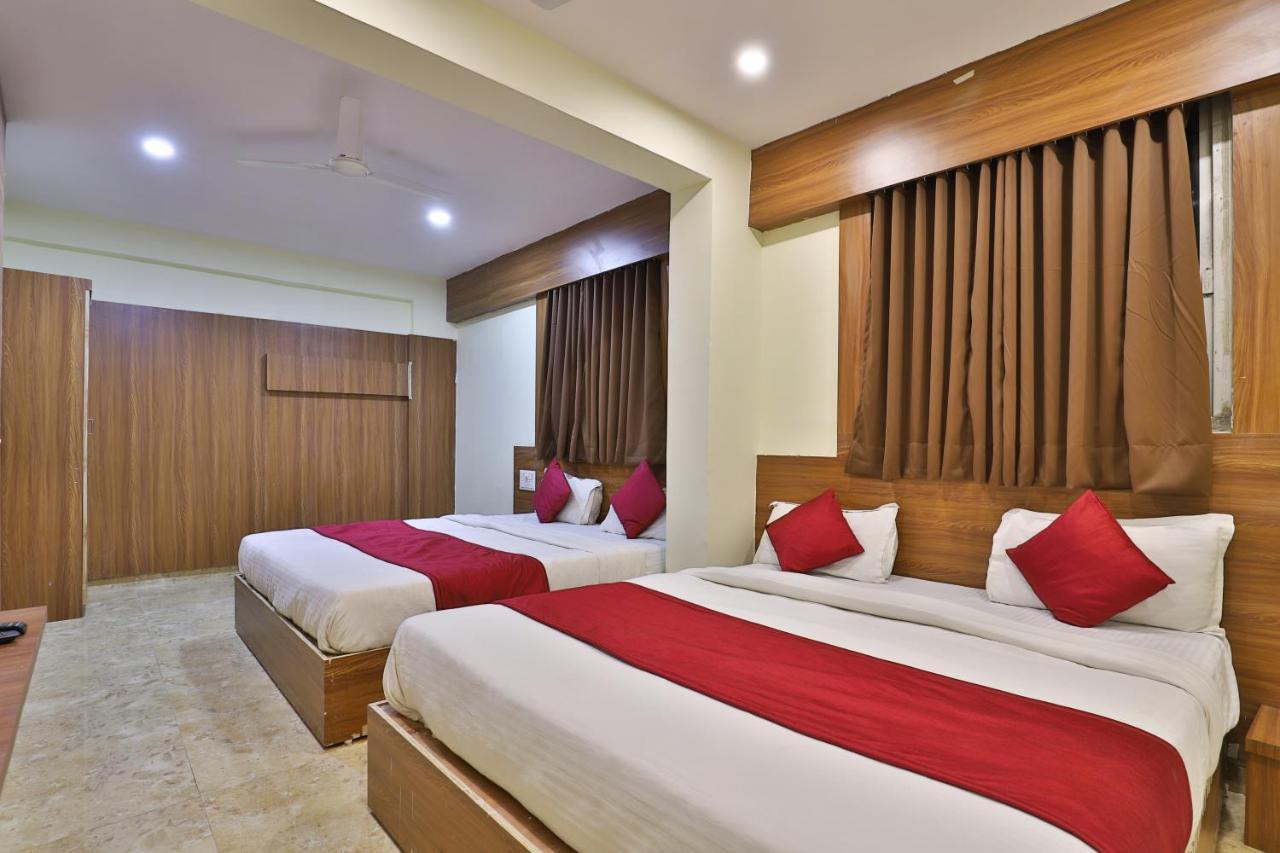 Hotel Park Land อาเมดาบัด ภายนอก รูปภาพ